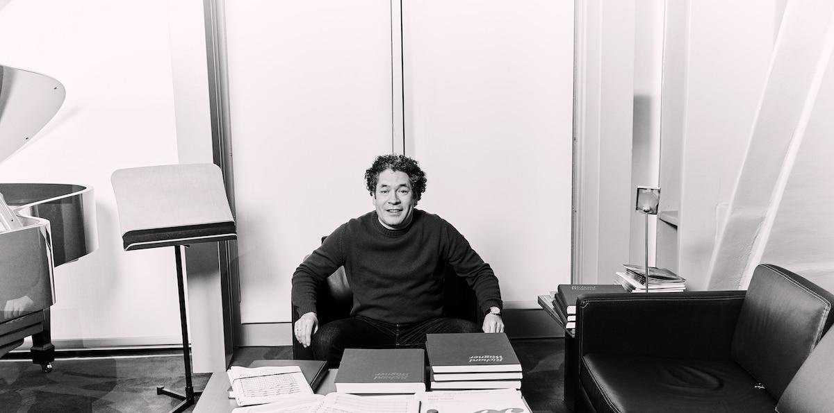 Los Ángeles ya extraña a Gustavo Dudamel: pancartas, remeras y la Filarmónica de Nueva York que lo espera con los brazos abiertos