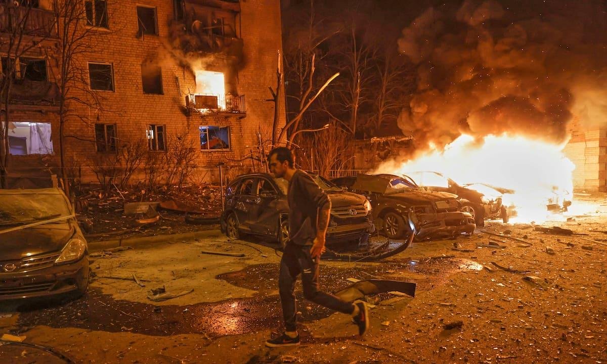 Francia dice que probable dron ruso contra uno de sus portaviones es una "provocación ridícula"