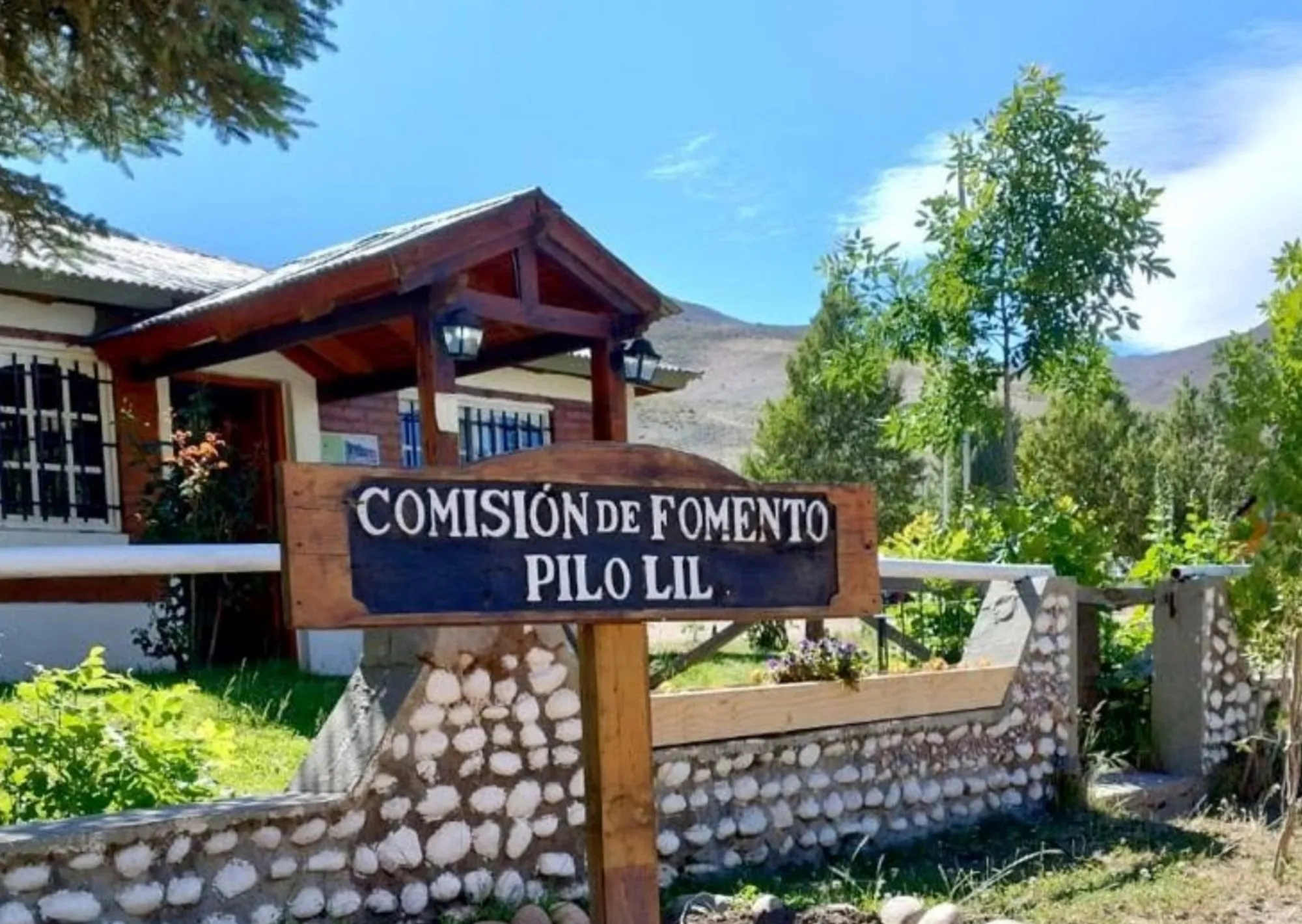 Golpes, amenaza con un cuchillo y una denuncia judicial: la pelea entre un intendente y su predecesor en una pequeña localidad de Neuquén