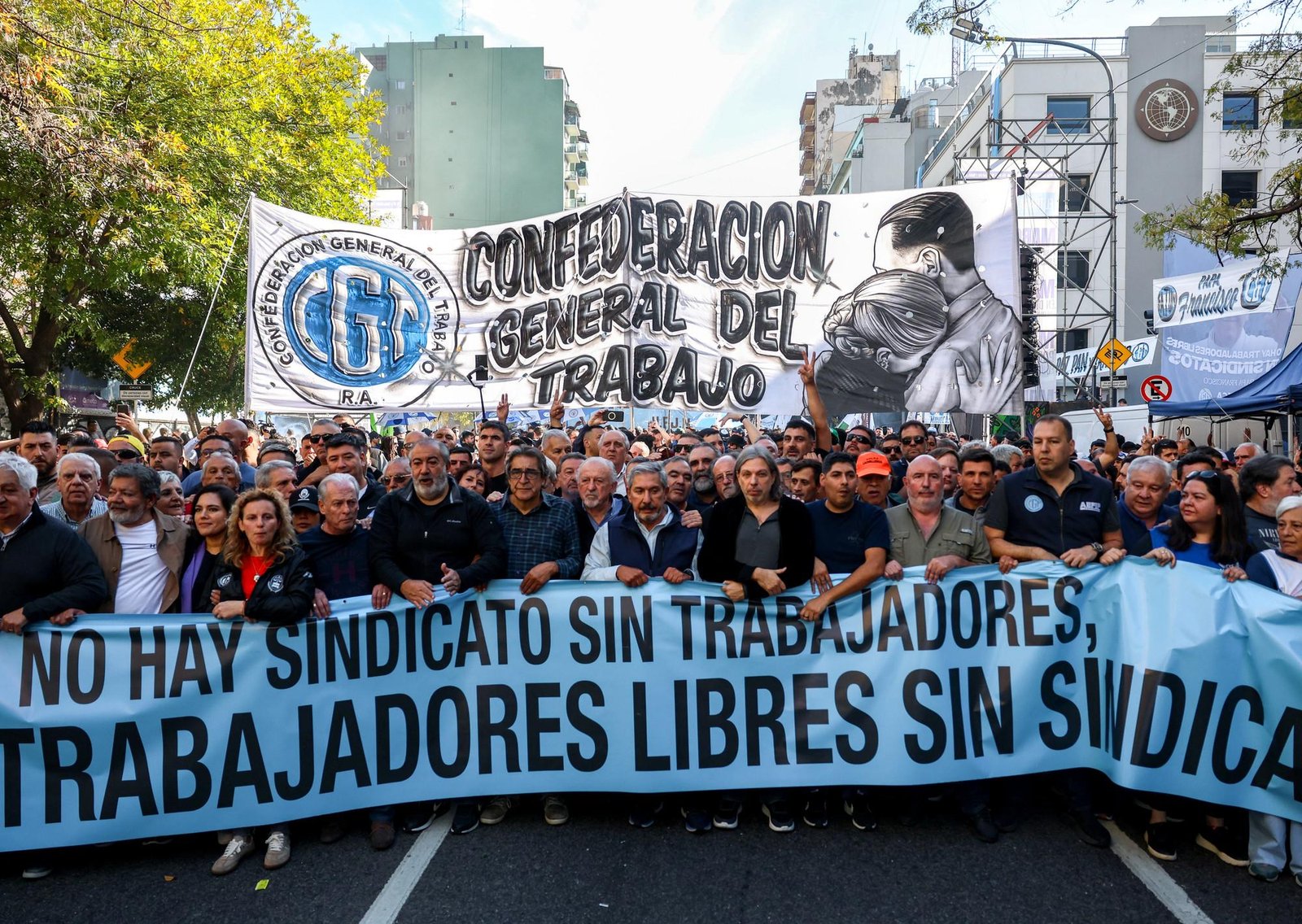 Reforma laboral: dos gobernadores clave dejan plantados a los jefes de la CGT y negocian con la Rosada