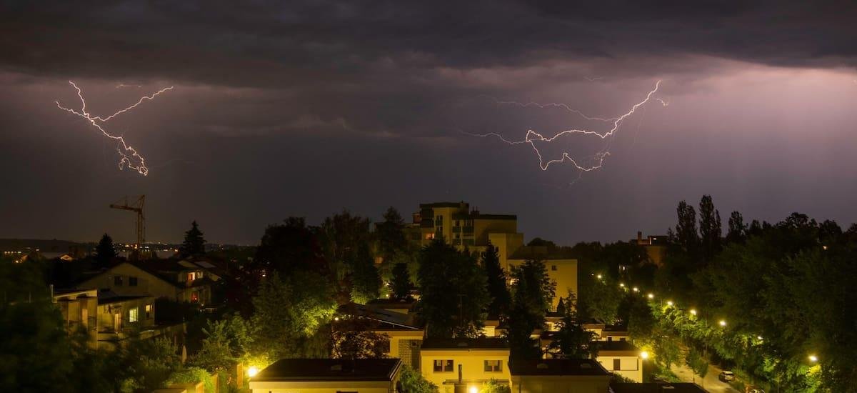 Alerta amarilla | Se viene la tormenta del siglo hoy viernes 27 febrero: las zonas afectadas por ráfagas y caída de granizo