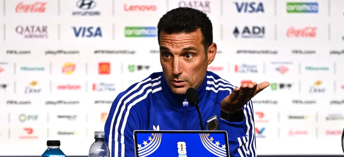16 frases de Scaloni: su abrazo con Messi tras ganarle a Inglaterra y el emotivo mensaje al plantel a dos días de enfrentar a España