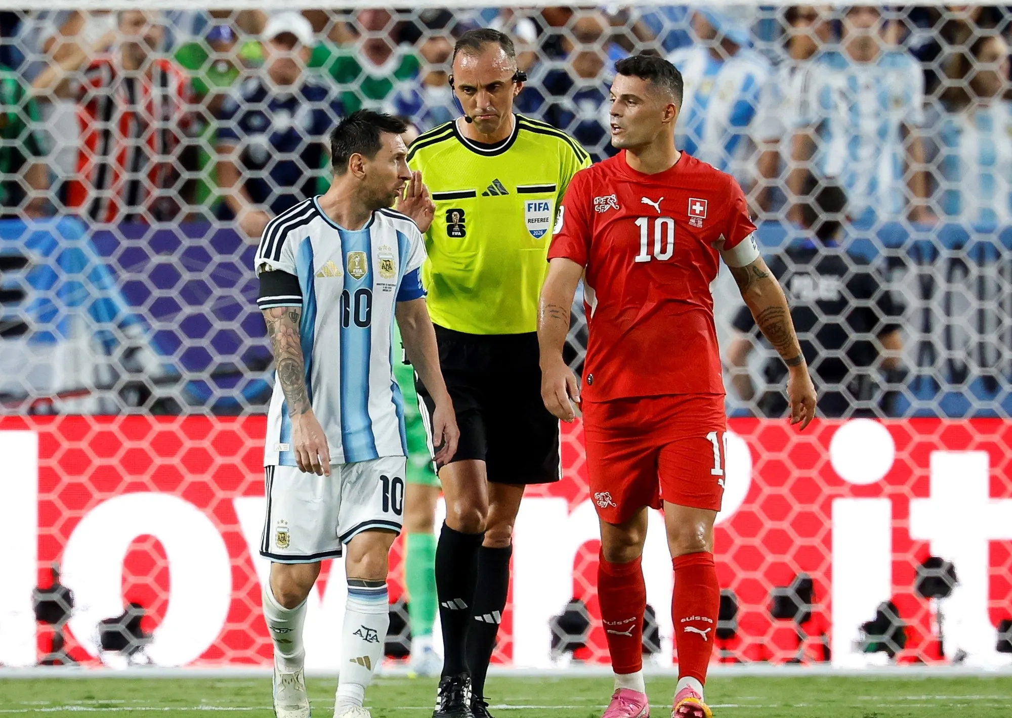 Escándalo en la Selección de Suiza, rival de Argentina en el Mundial 2026: apartaron al capitán por truchar un certificado de vacunación y podría ir preso