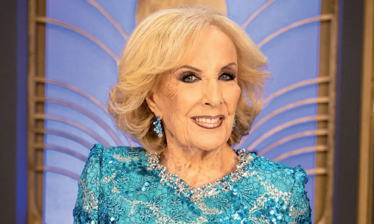 Mirtha Legrand publicó su primera foto en redes sociales tras ser dada de alta: “¡Muy feliz con mi familia!"