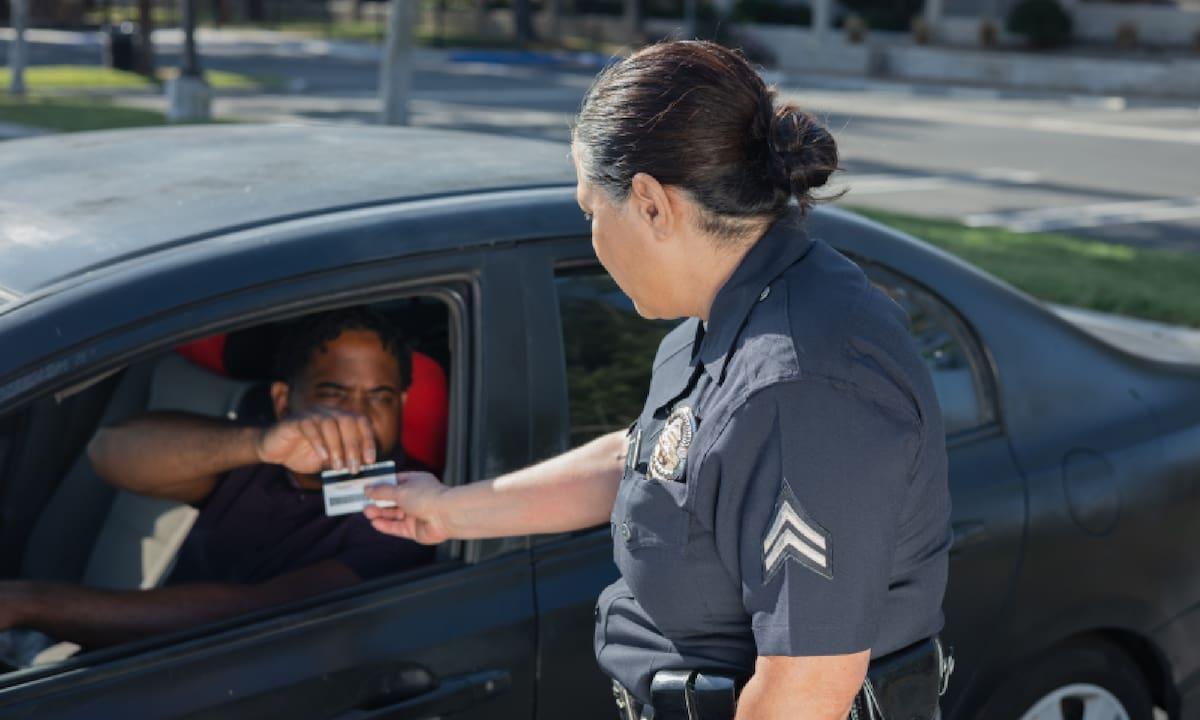 ¿Puedo conducir en Florida con una licencia de otro estado si soy migrante?