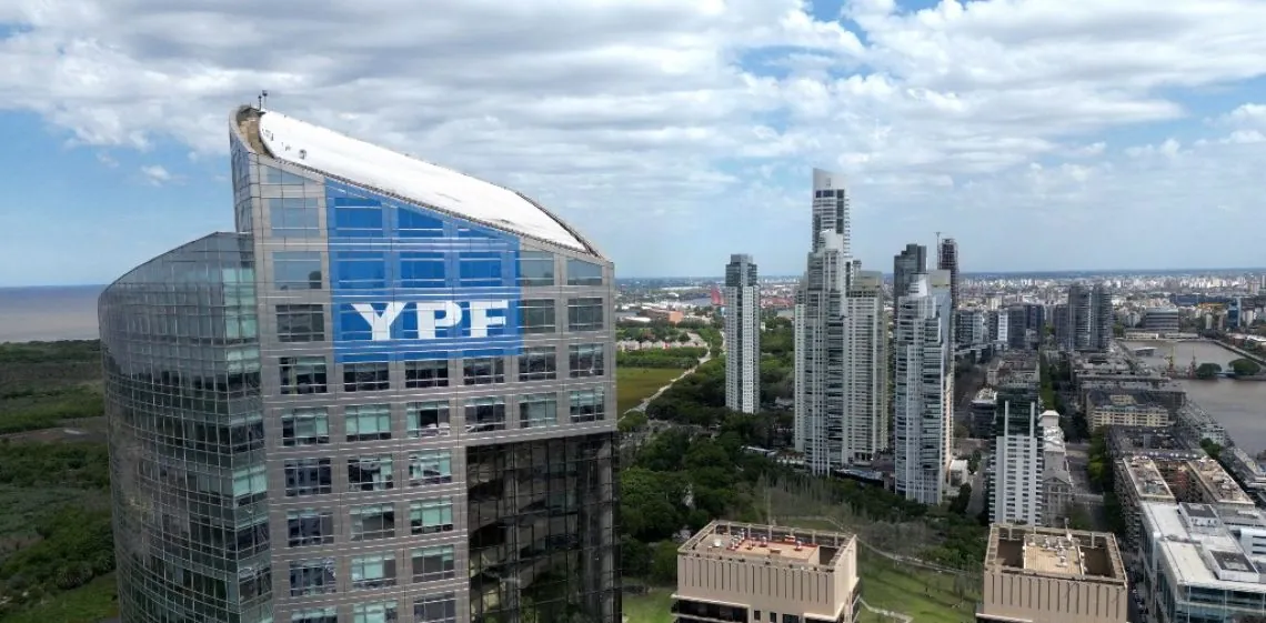 YPF presentó el proyecto de RIGI más grande de GNL, con una inversión de US$ 51.000 millones