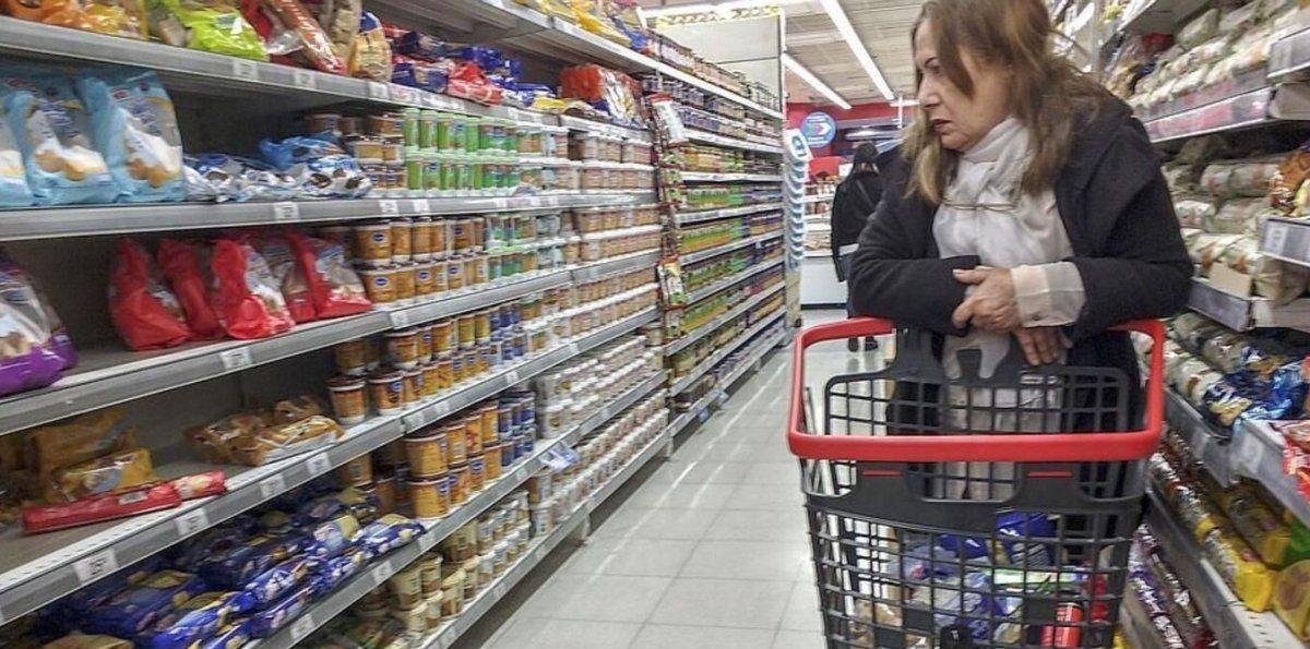 Gurúes de la city renuevan sus pronósticos sobre el dólar, la inflación y el PBI para los próximos meses