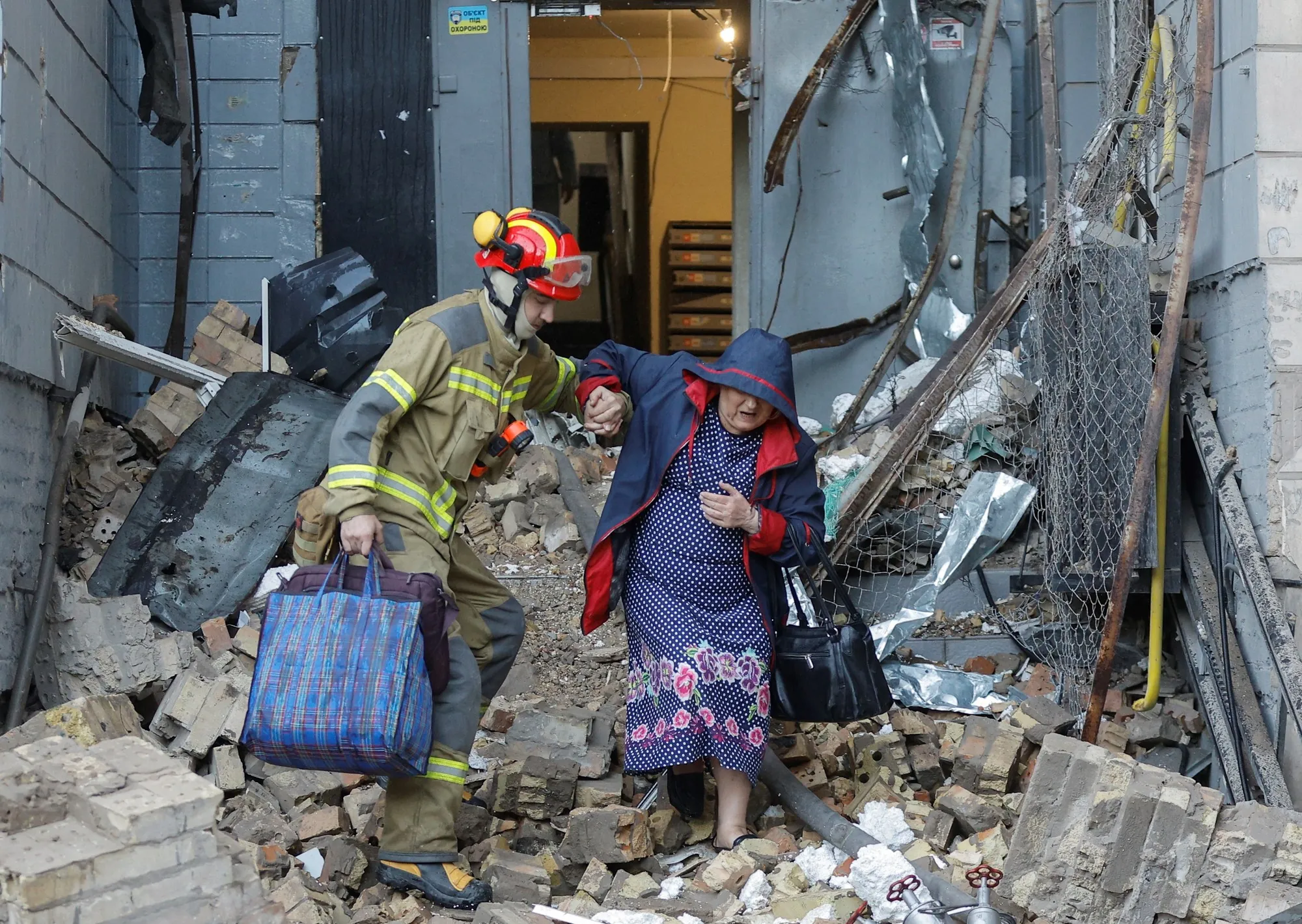 Rusia lanzó un ataque masivo nocturno contra Kiev: al menos 16 muertos y 39 heridos