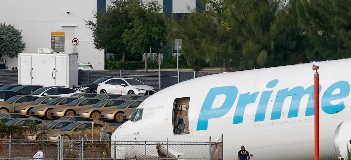 Así quedó el Boeing 767 de Amazon tras el impactante accidente en el Aeropuerto Internacional de Miami
