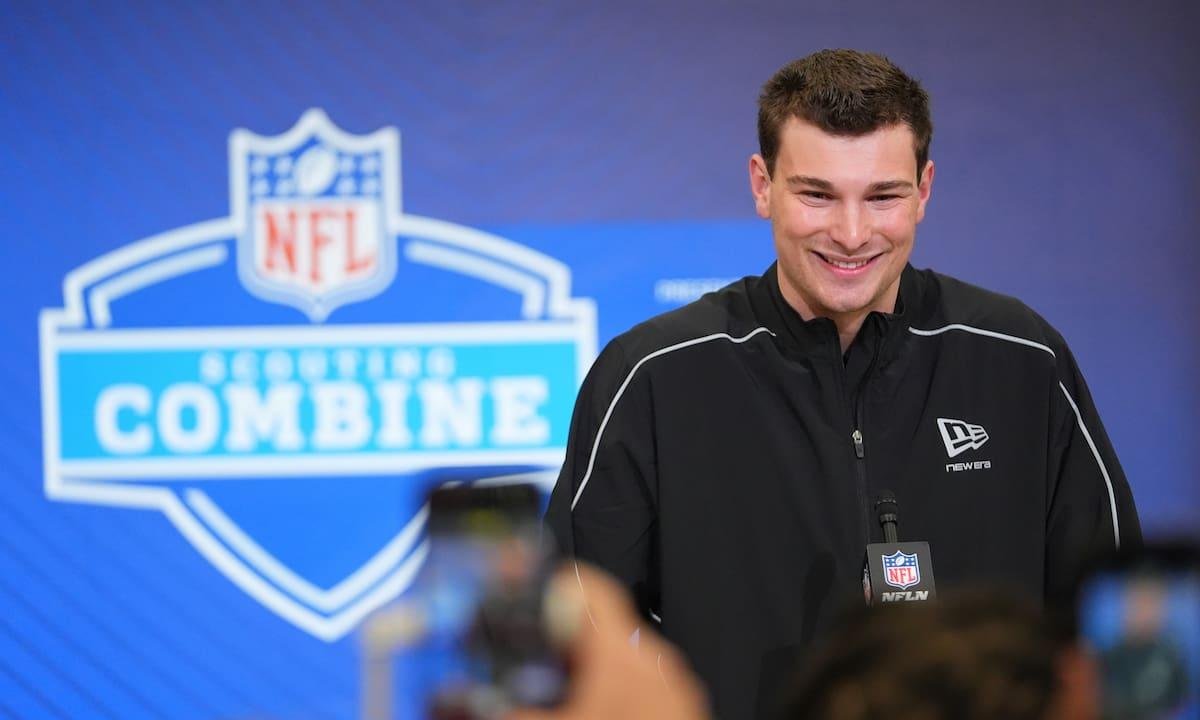 Fernando Mendoza acapara las miradas y la atención en el Scouting Combine de la NFL