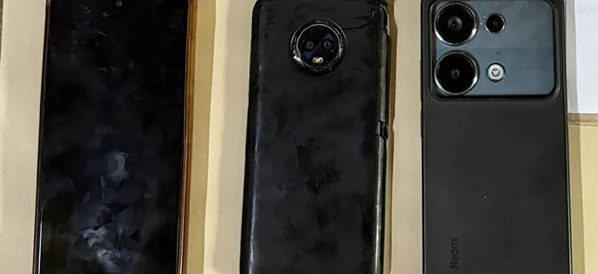 Los chats de la banda de la sextorsión tumbera y una de sus víctimas: “Cola levantada y piernas más abiertas”