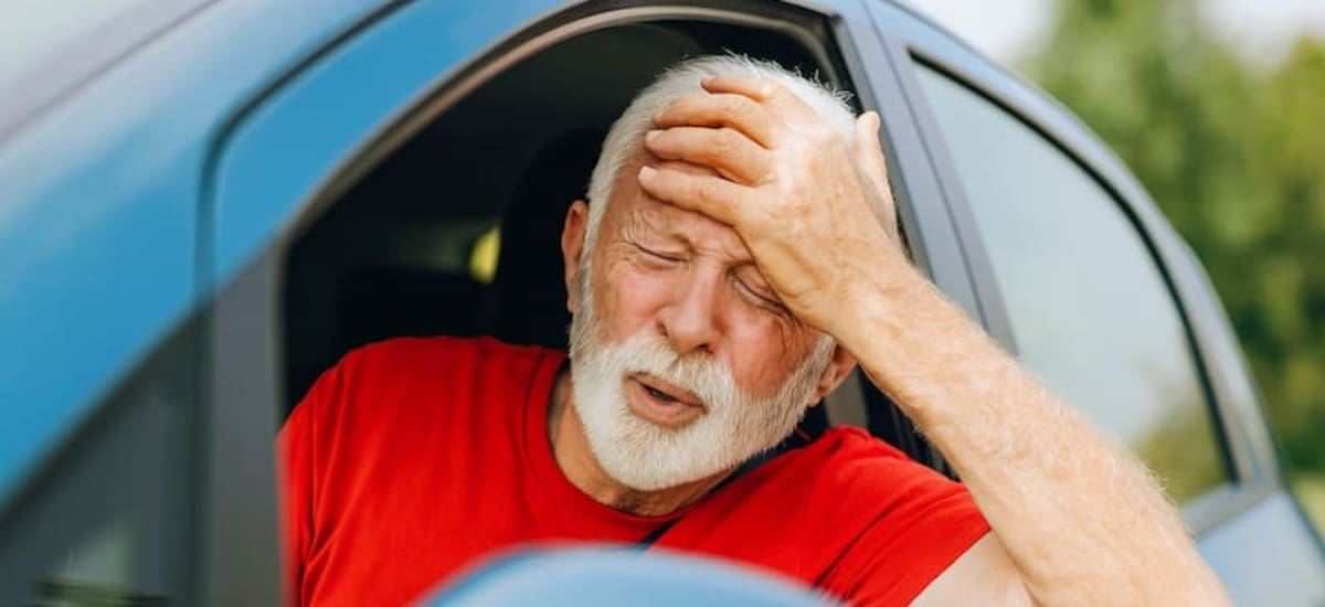 El DMV de California prohíbe la licencia de conducir para mayores de 70: solo podrán renovarla quiénes cumplan con este requisito