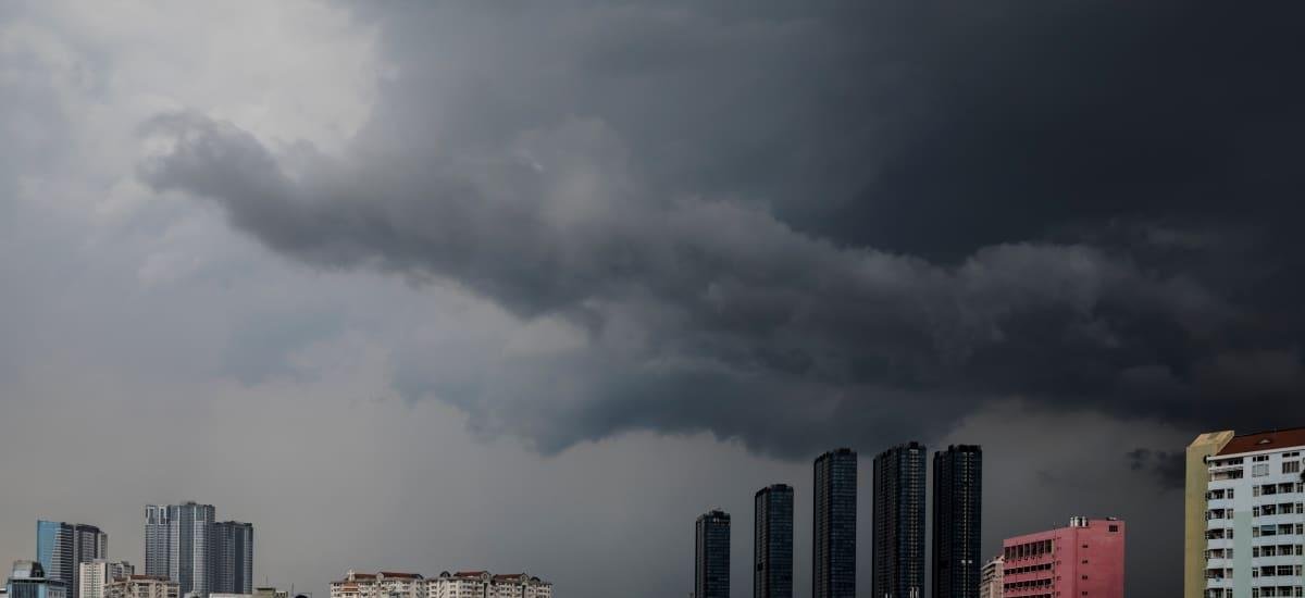 Un muro de tormenta y nubes se acerca a Colombia en marzo: los principales municipios que quedarán bajo agua en minutos