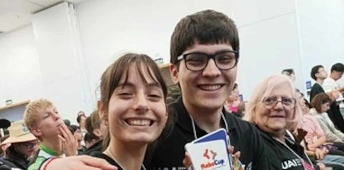 Martina Talamona, la porteña de 16 años que programa robots para salvar vidas