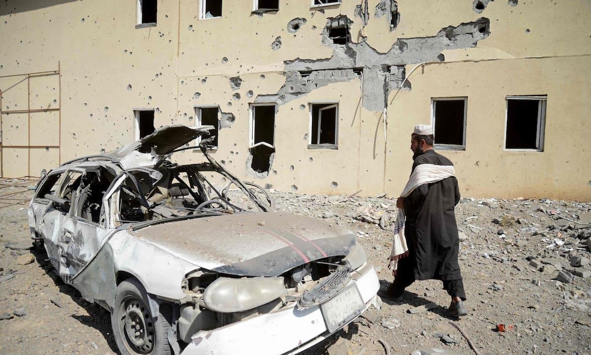 Pakistán y Afganistán intensifican los combates y cruzan acusaciones por cientos de muertos