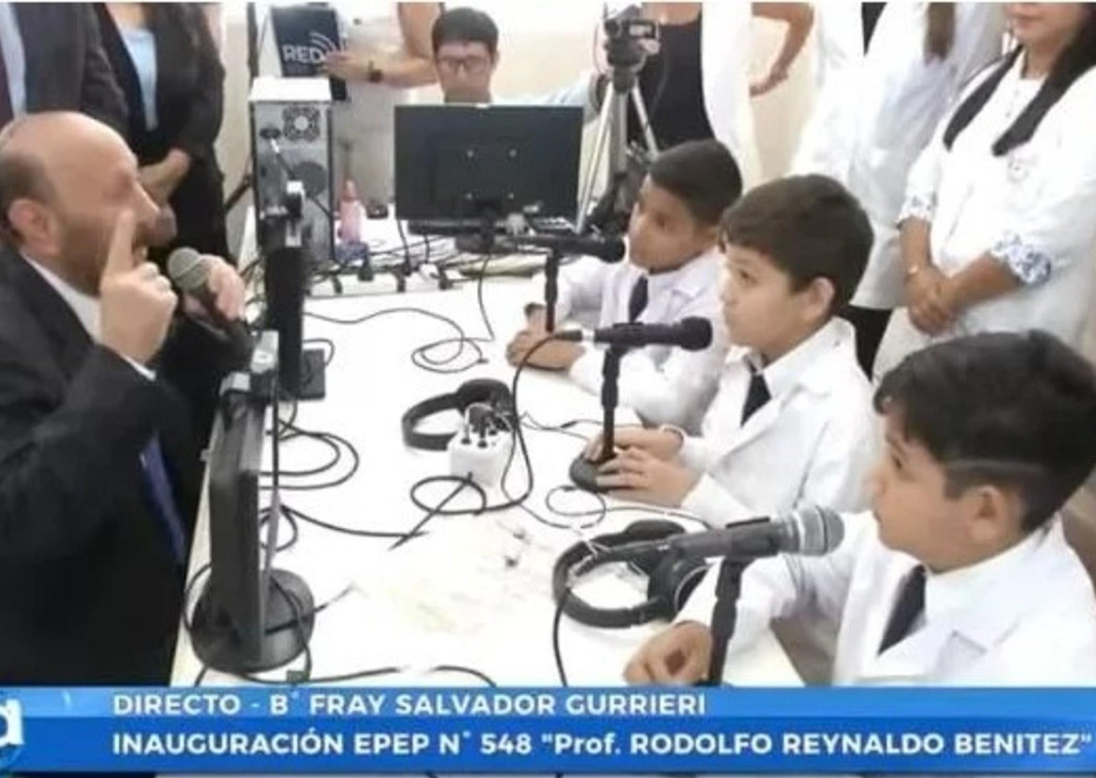 "Tío Gildo": denuncian a Insfrán por usar niños de una escuela primaria para "hacer propaganda política" de su gobierno