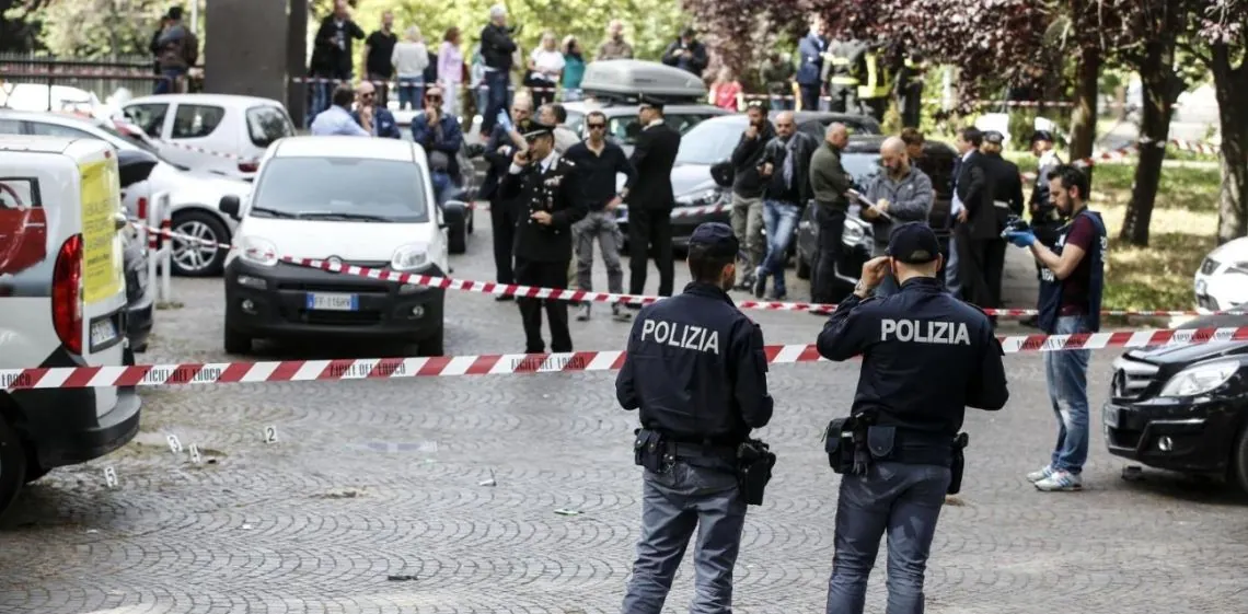 Terror en Italia: un auto atropelló a una multitud en Módena, el conductor estaba armado
