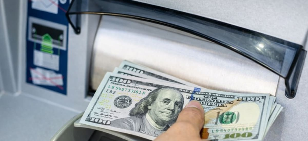 Alivio fiscal | IRS deposita 7,340 dólares en la cuenta bancaria de todas las personas que cumplen estos requisitos desde febrero 2026