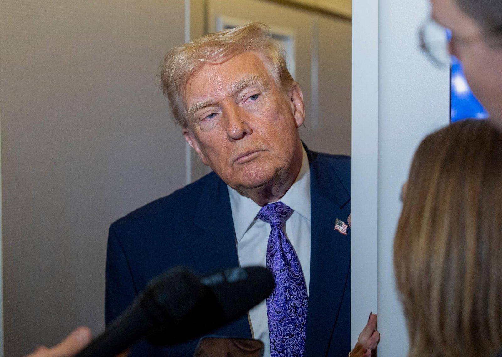 La administración Trump confirmó que los trabajadores migrantes con ‘green card’ ya no podrán pedir préstamos oficiales en EE.UU.