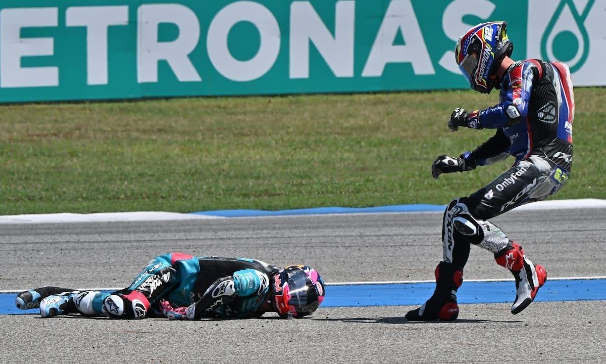 El escalofriante accidente de David Alonso en el arranque del Mundial de Moto2 en Tailandia