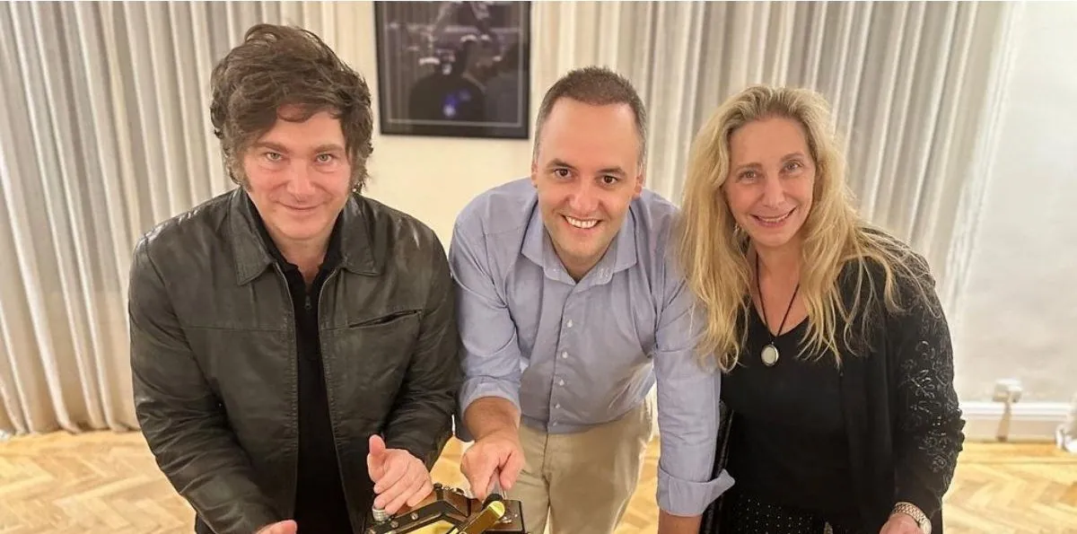 Manuel Adorni no es José Luis Espert: Karina Milei al rescate del jefe de Gabinete