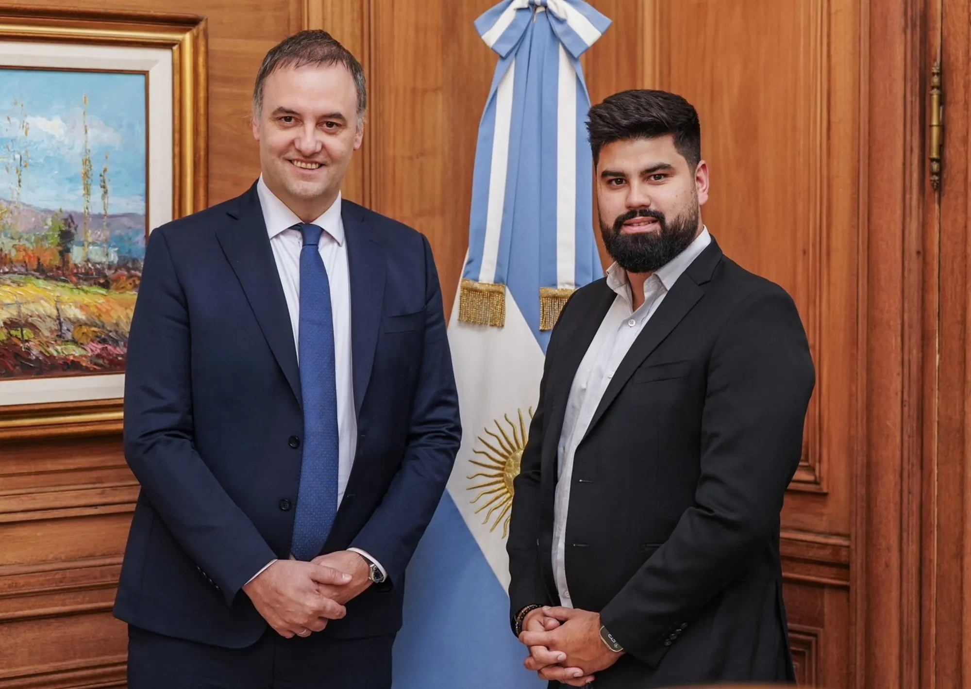 Adorni también perdió a su segundo: lo reemplaza el director de prensa de YPF, de aceitado vínculo con Santiago Caputo