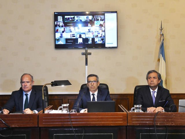 Cuadernos: la CГЎmara de CasaciГіn rechazГі que los abogados de Cristina y De Vido participen de la reuniГіn para agilizar el juicio