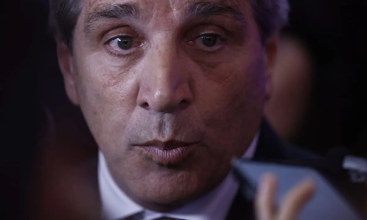 Luis Caputo respondió a las críticas de la UIA sobre las políticas económicas del Gobierno