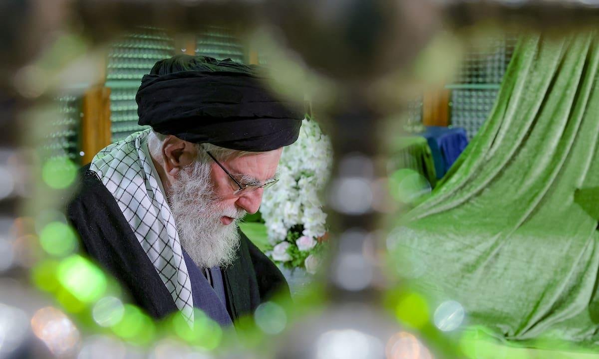 Tras reprimir protestas, líder supremo de Irán busca evitar ataque de EEUU