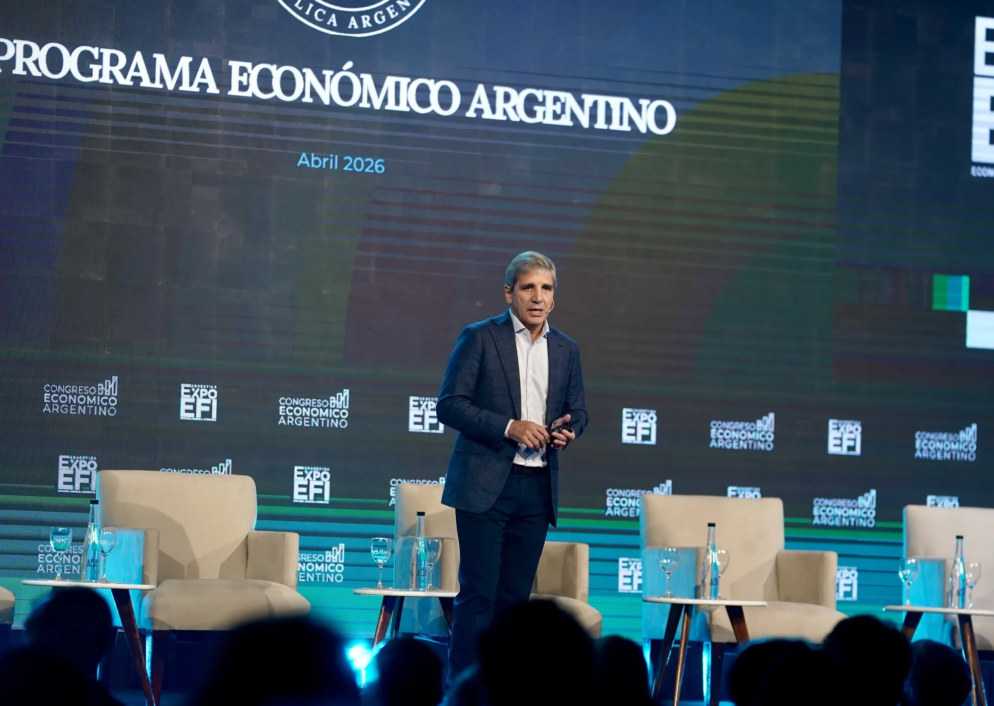El Gobierno anunció un acuerdo con tres bancos que le prestarán US$ 3.200 millones para pagar los bonos