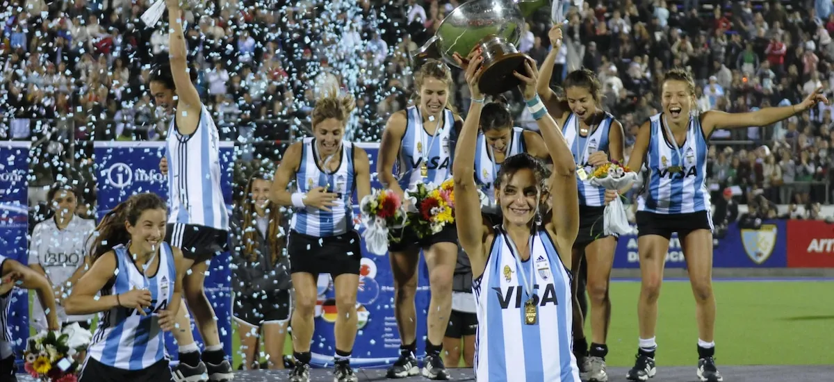 La tabla de títulos de los Mundiales de hockey tras la coronación de Las Leonas y el recuerdo de los dos éxitos anteriores