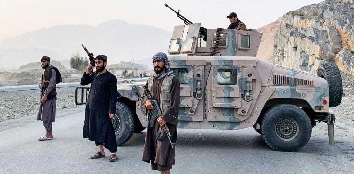 Pakistán bombardea Afganistán: la guerra que sacude al mundo islámico