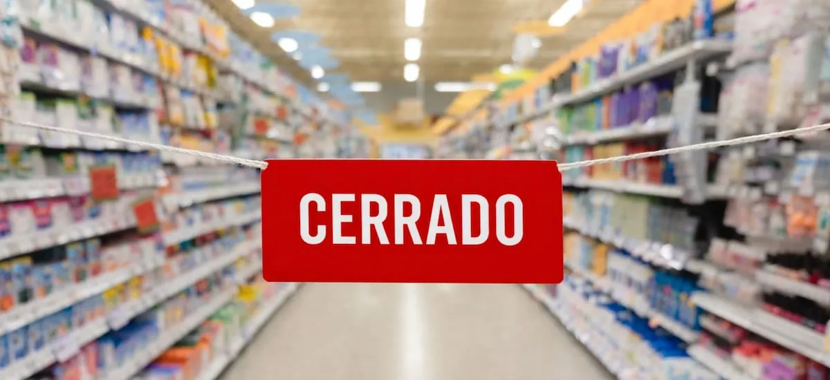 Cierra un importante supermercado de la zona y tomó por sorpresa a decenas de empleados