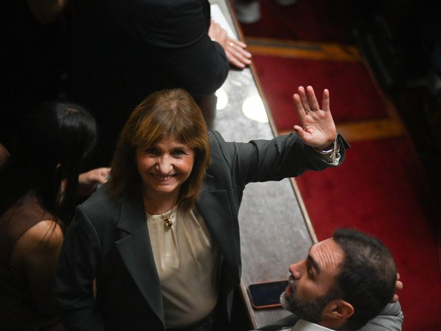 FrenГ©ticas negociaciones en el Senado para arrancar esta semana con el debate de la reforma laboral