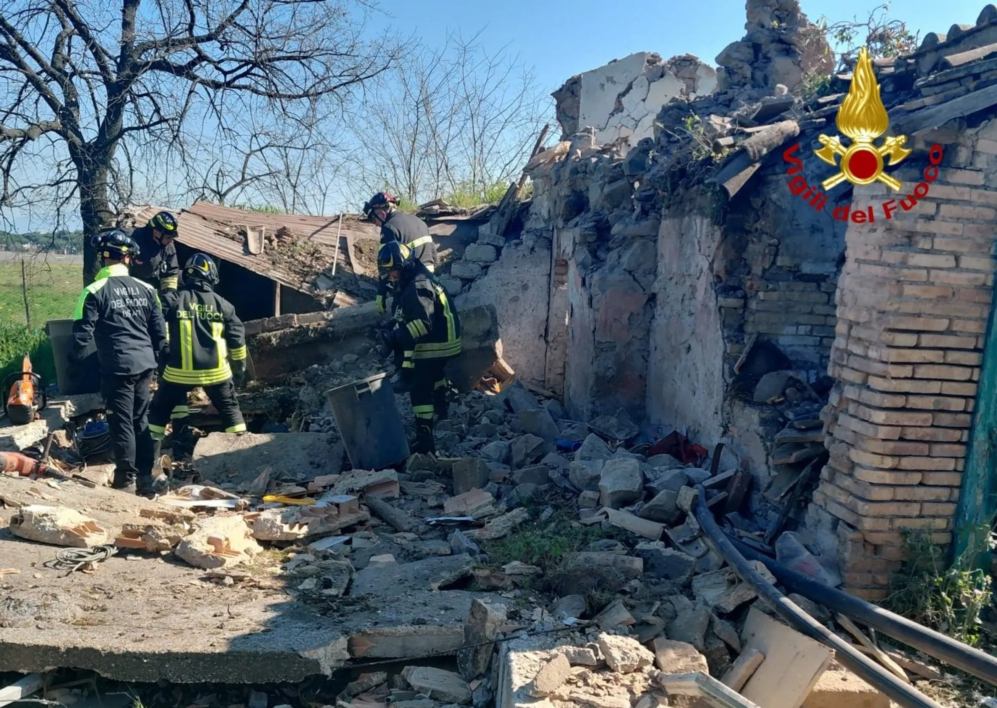 Explotó una bomba en un sitio histórico de Roma y hay dos muertos: creían que eran homeless, pero luego descubrieron una trama de anarquistas