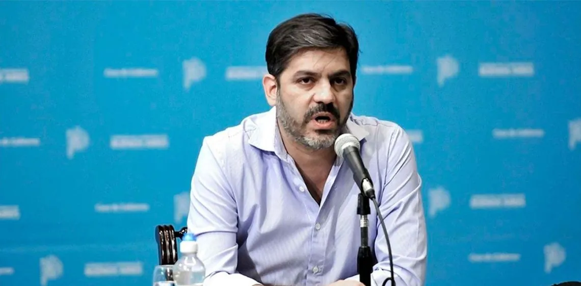 Operaron de urgencia al ministro de Gobierno de Kicillof en Barcelona