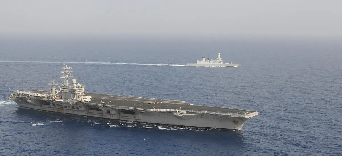 Reino Unido envía un destructor al Mediterráneo oriental y continúa mandando aviones a Oriente Próximo