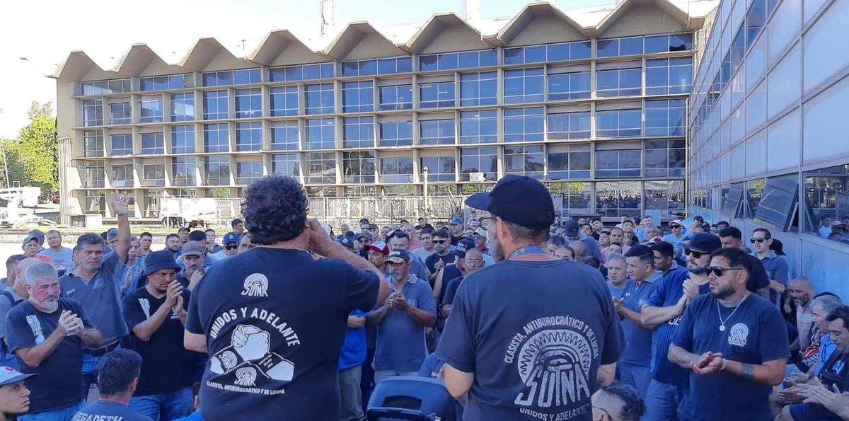 Neumáticos: el sindicato convocó a un paro general de 24 horas para el mismo día de la audiencia para evitar el cierre de FATE