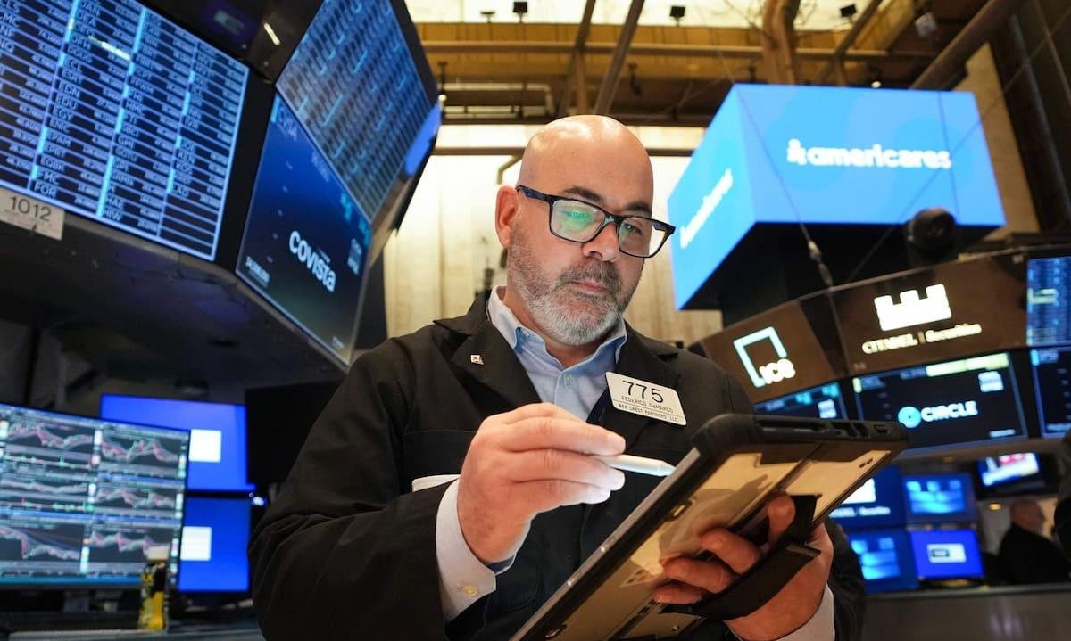 El petróleo y el gas se disparan y las bolsas caen por la guerra en Medio Oriente