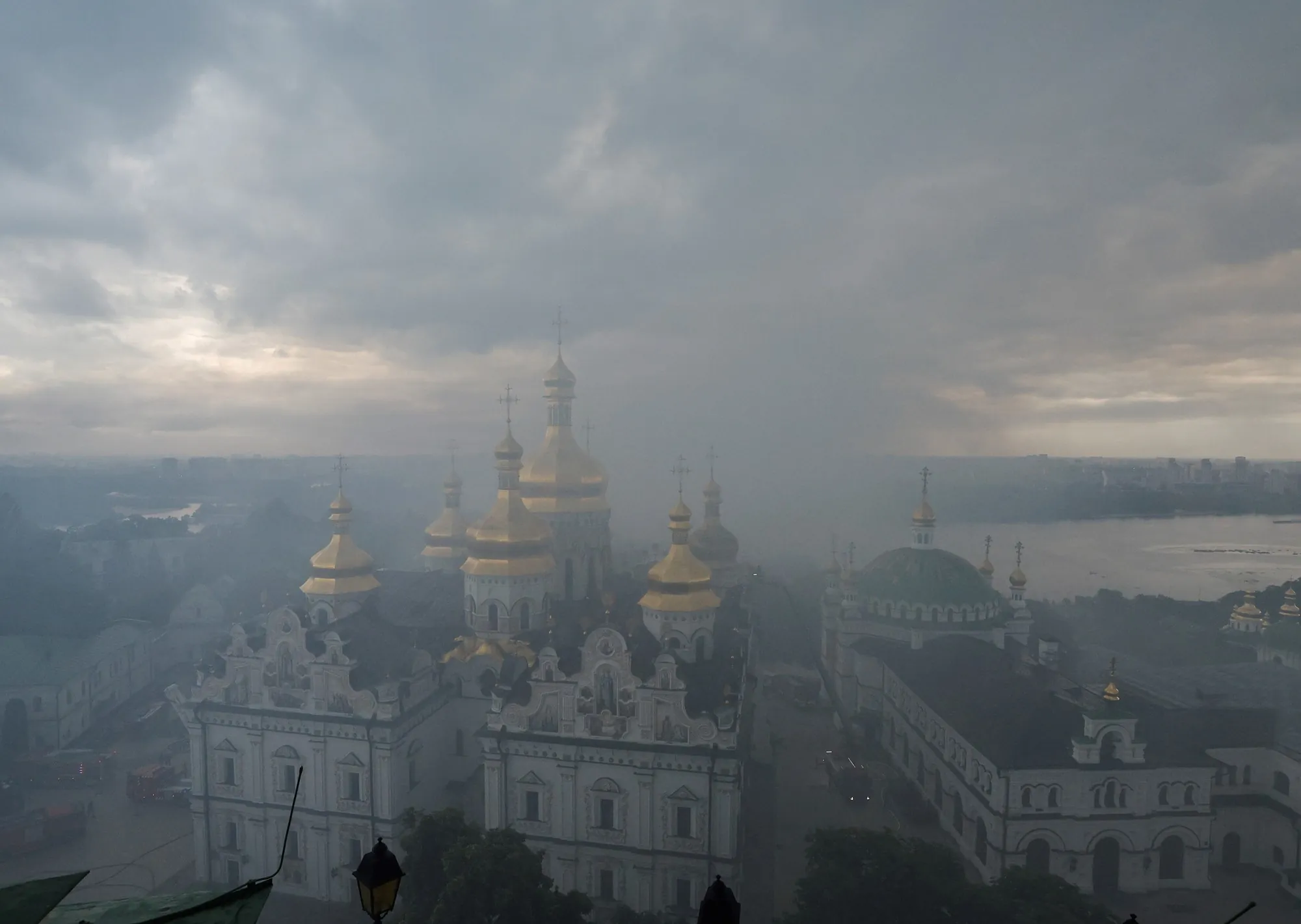Al menos 11 muertos y una catedral en llamas en Kiev tras un nuevo ataque de Rusia en Ucrania