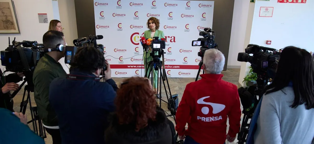 Montero critica que la Junta "eche la culpa a profesionales" sanitarios de su "negligencia" de los cribados de cáncer