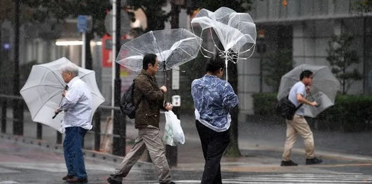 Alerta en Japón por la llegada de un ciclón y de una "destructiva" tormenta