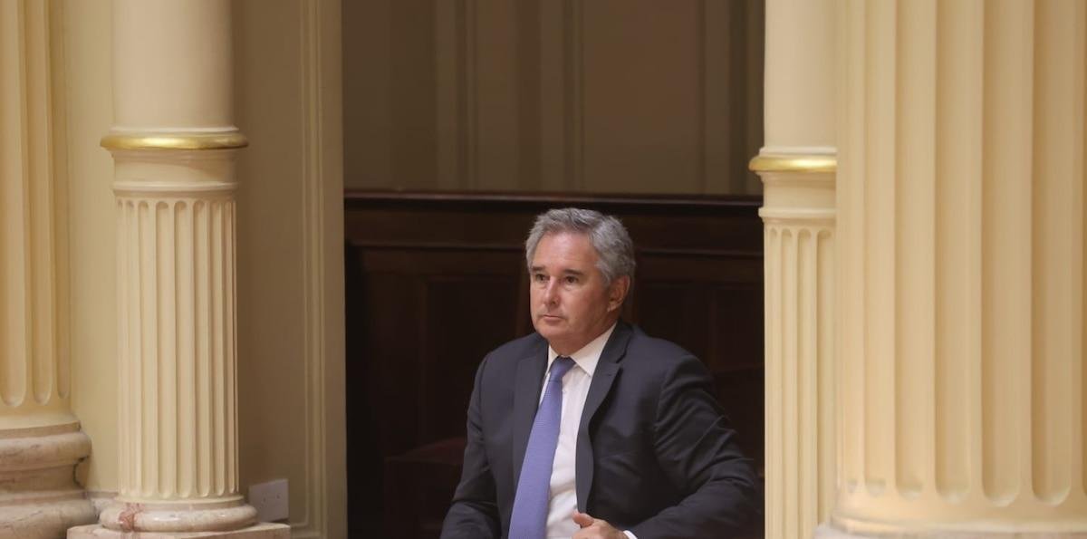 El comentario de Quirno sobre la reforma laboral al contar que se quebró la mano jugando al fútbol