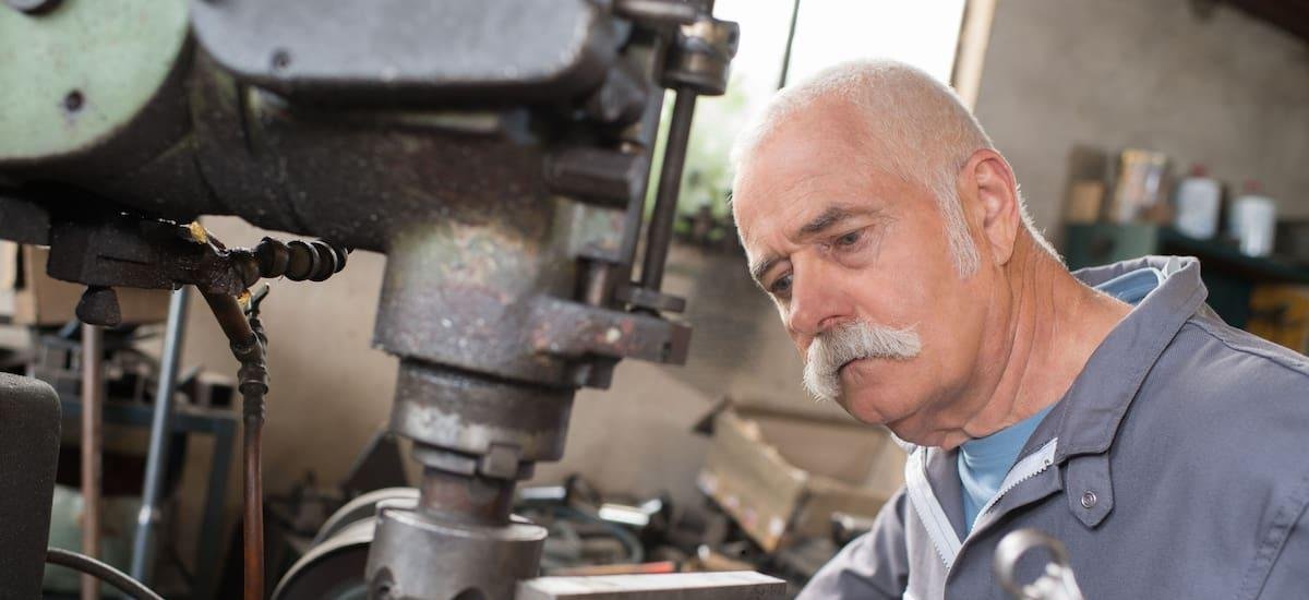 Sin jubilación ni descanso: el país donde se trabaja hasta después de los 70 años y la reducción de la jornada laboral no existe