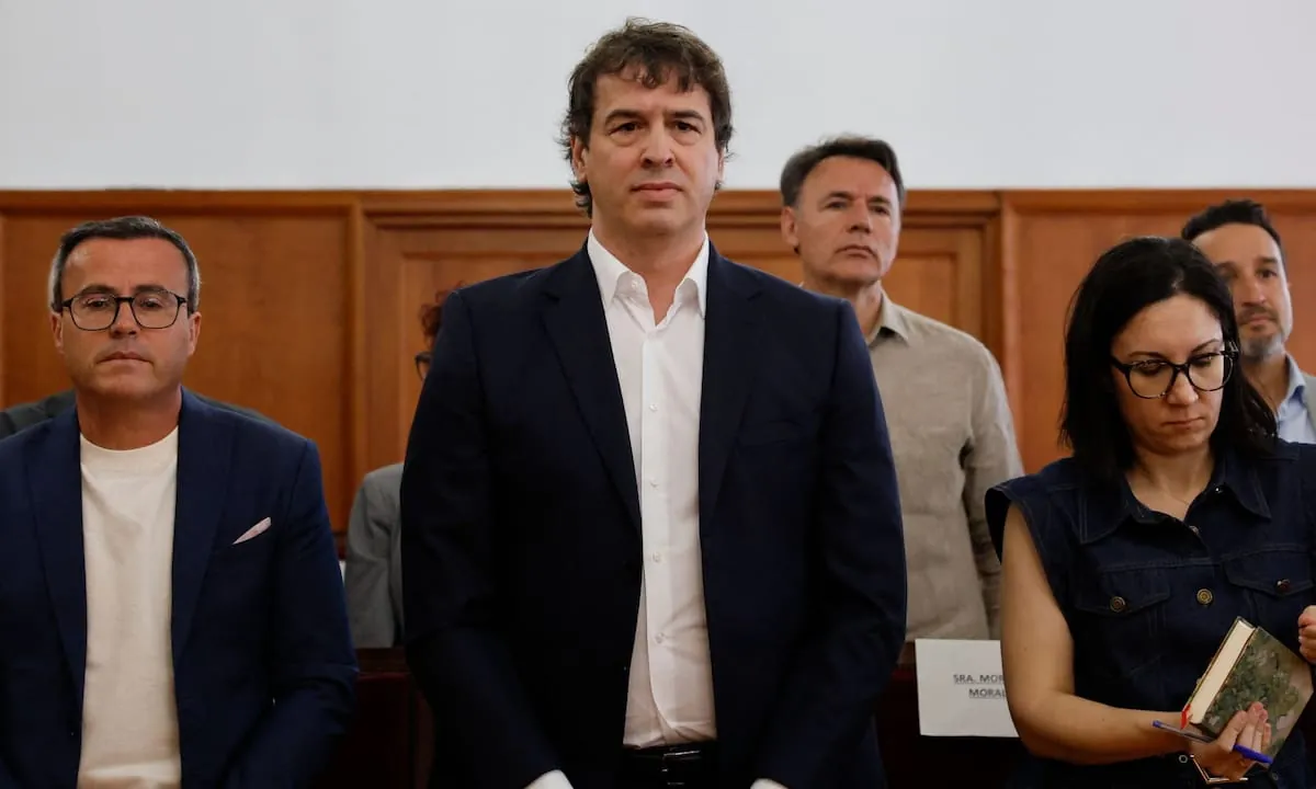 Más presión para Pedro Sánchez: juzgan a su hermano en plena crisis política