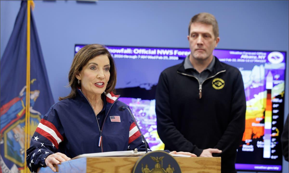 ¿Se queda Kathy Hochul? Lo que dicen las encuestas hoy para la gobernación de Nueva York este 2026