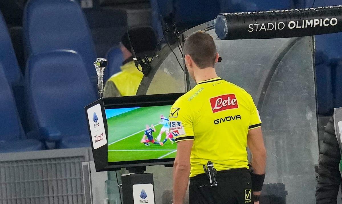 El alcance del VAR se amplía para incluir córners y segundas amarillas