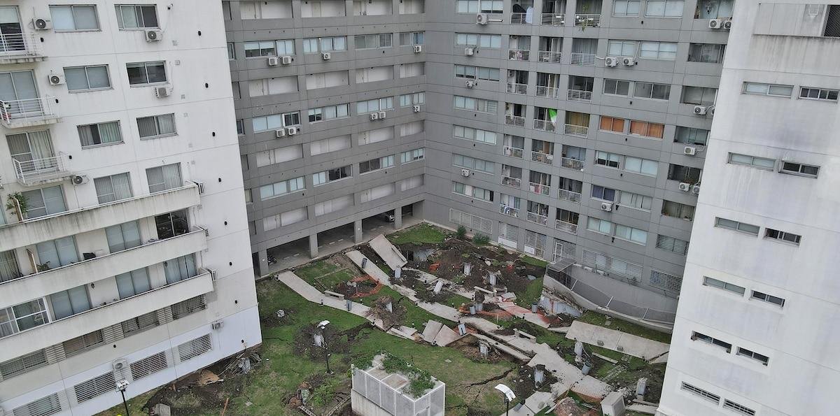 Así vivieron los vecinos del edificio de Parque Patricios el derrumbe del techo del estacionamiento subterráneo
