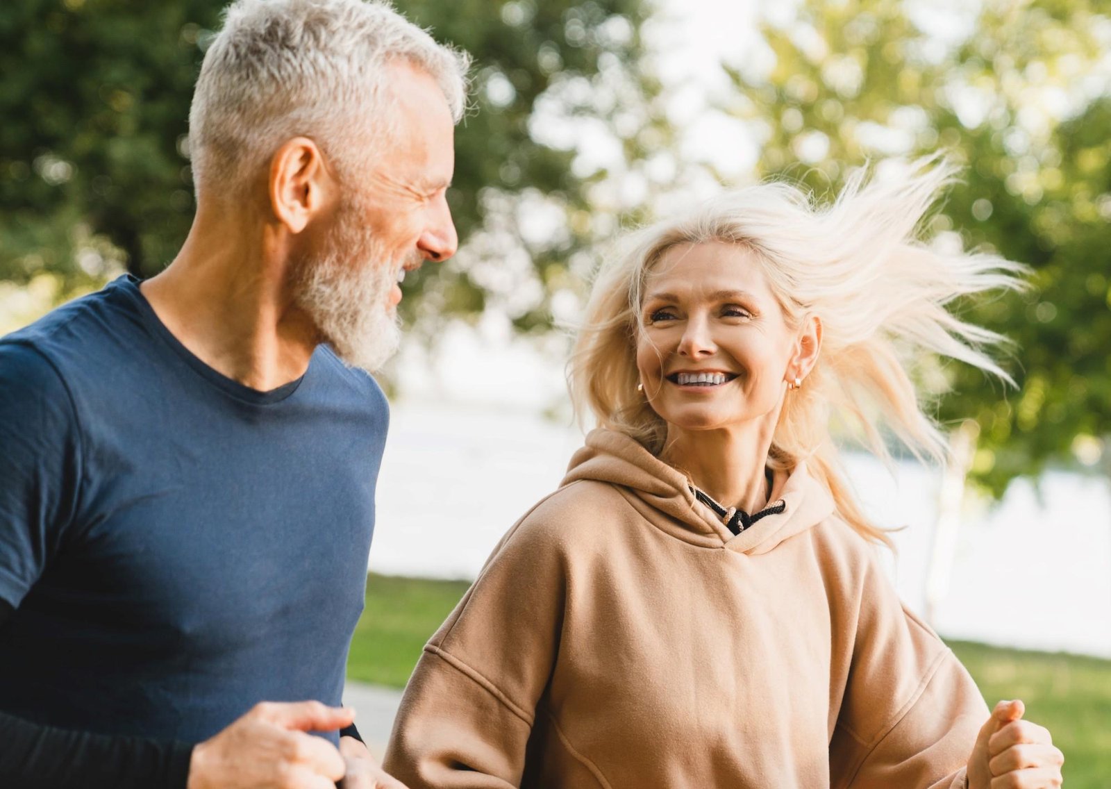Buenas noticias en Estados Unidos: la esperanza de vida alcanzó un récord histórico, según los CDC