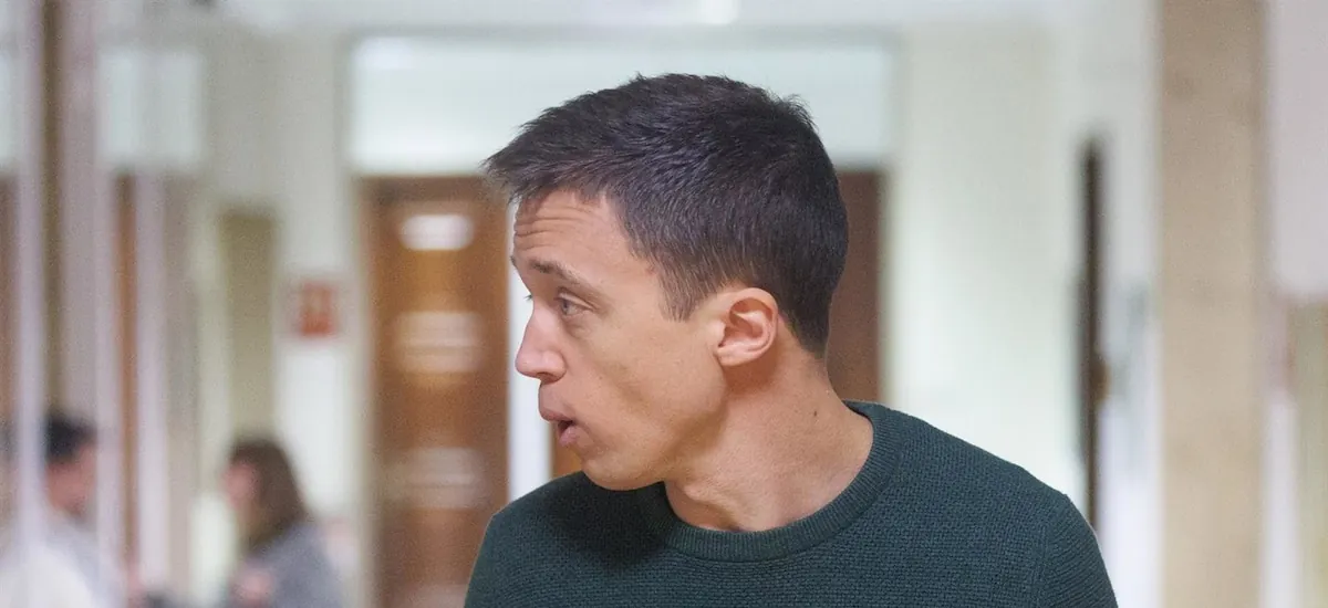 Un juez escucha el viernes a Mouliaá y Errejón tras acusarle ella de extorsionar a testigos